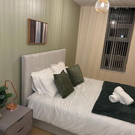 Central Birmingham City Apartment -Smart Tv - Free Parking Onsite Luaran gambar