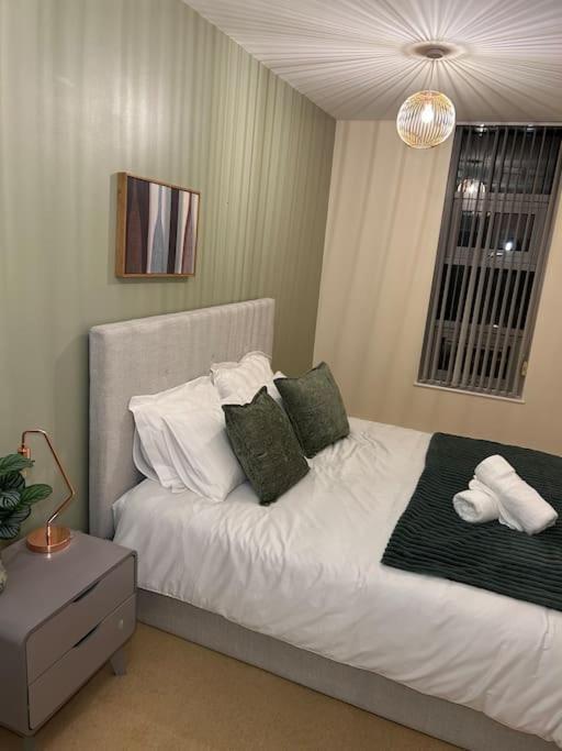 Central Birmingham City Apartment -Smart Tv - Free Parking Onsite Luaran gambar