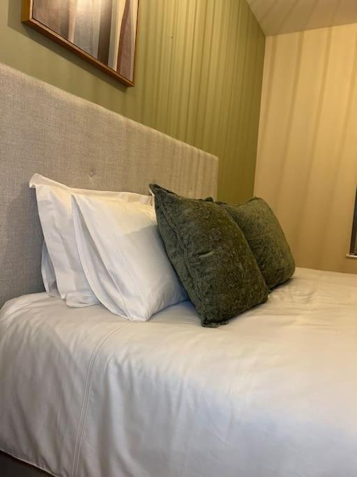 Central Birmingham City Apartment -Smart Tv - Free Parking Onsite Luaran gambar