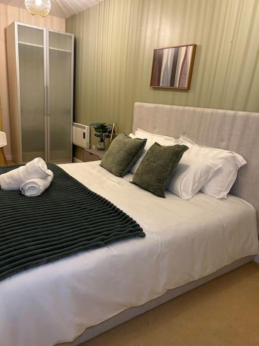 Central Birmingham City Apartment -Smart Tv - Free Parking Onsite Luaran gambar