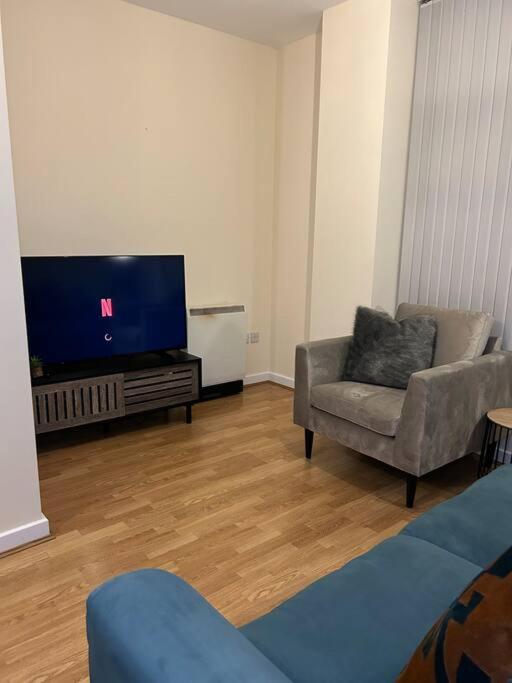 Central Birmingham City Apartment -Smart Tv - Free Parking Onsite Luaran gambar