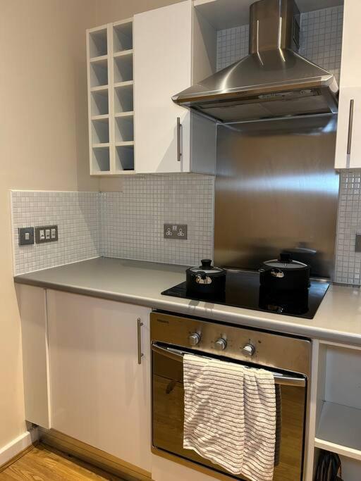 Central Birmingham City Apartment -Smart Tv - Free Parking Onsite Luaran gambar