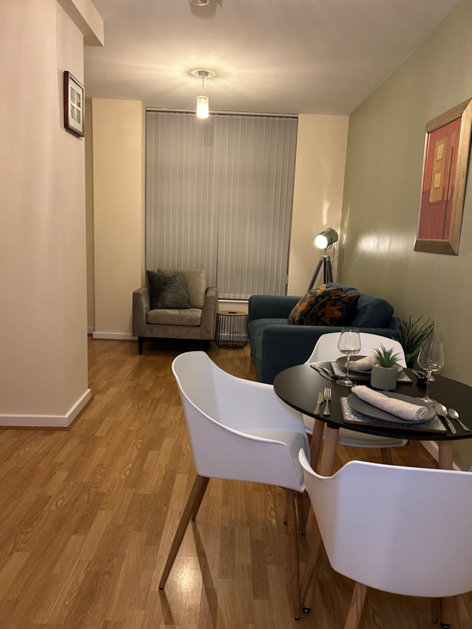 Central Birmingham City Apartment -Smart Tv - Free Parking Onsite Luaran gambar